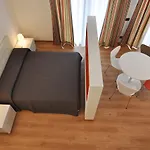 Bb Citta Studi Aparthotel 4*